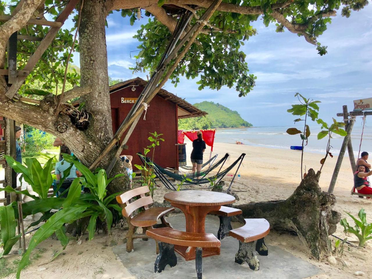 Dragon Pearl Beach Resort Kota Belud Екстер'єр фото