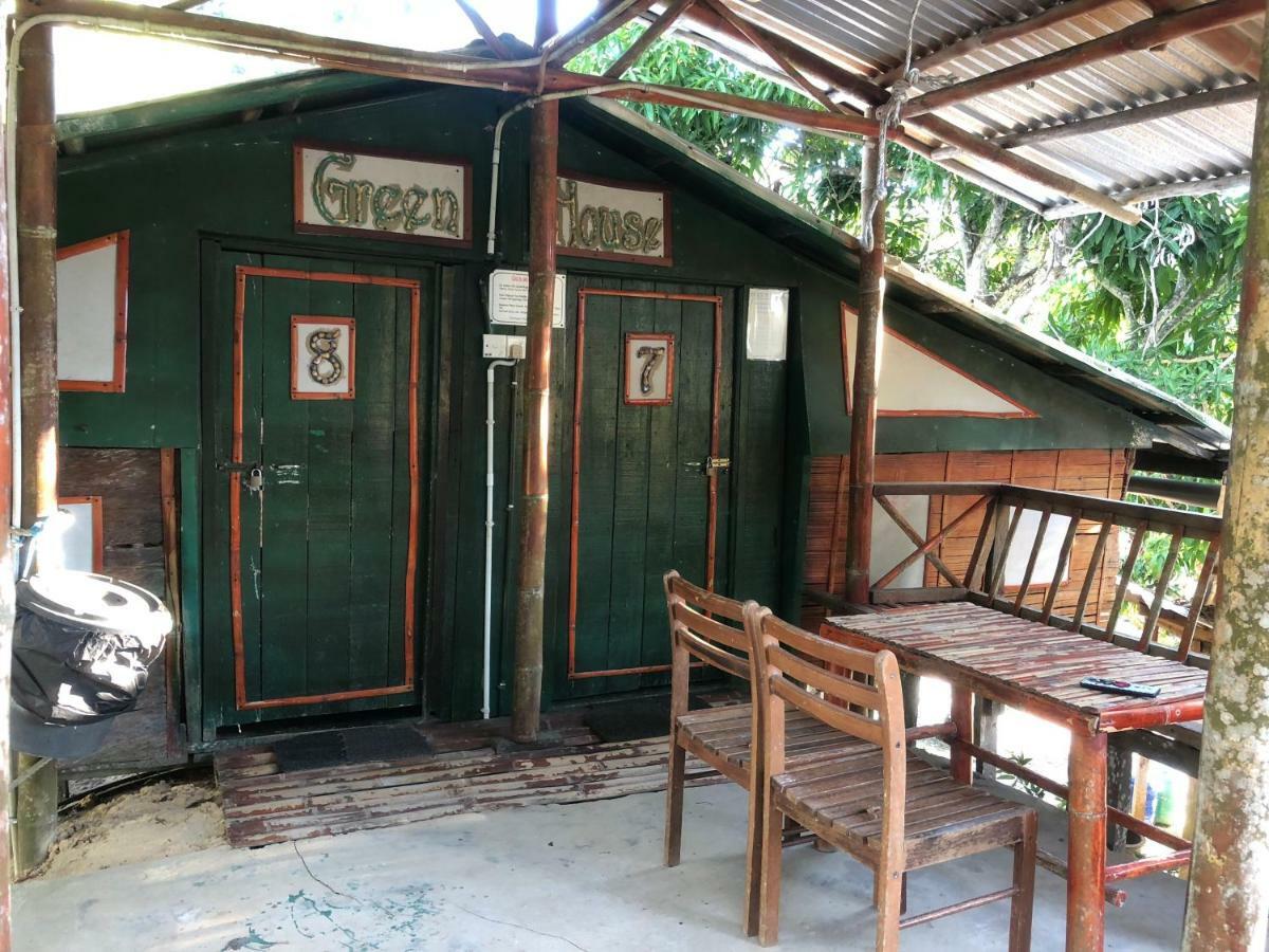 Dragon Pearl Beach Resort Kota Belud Екстер'єр фото